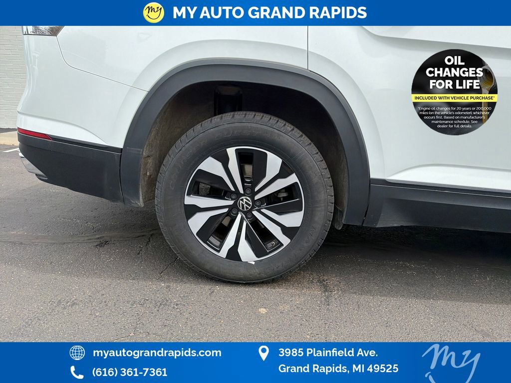 Used 2024 Volkswagen Atlas SE AWD/4WD image 33