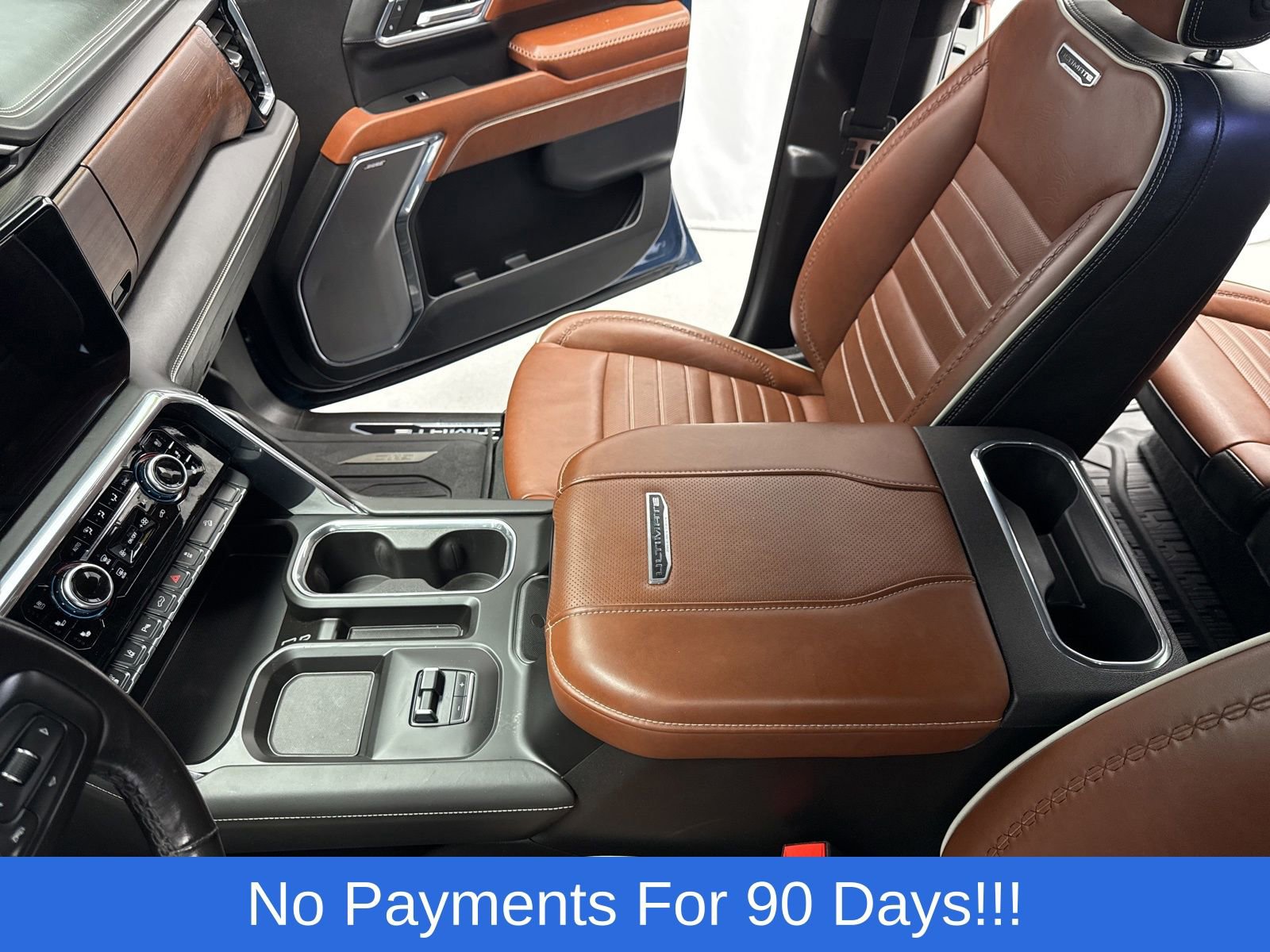 Used 2024 GMC Sierra 3500 Denali Ultimate image 32