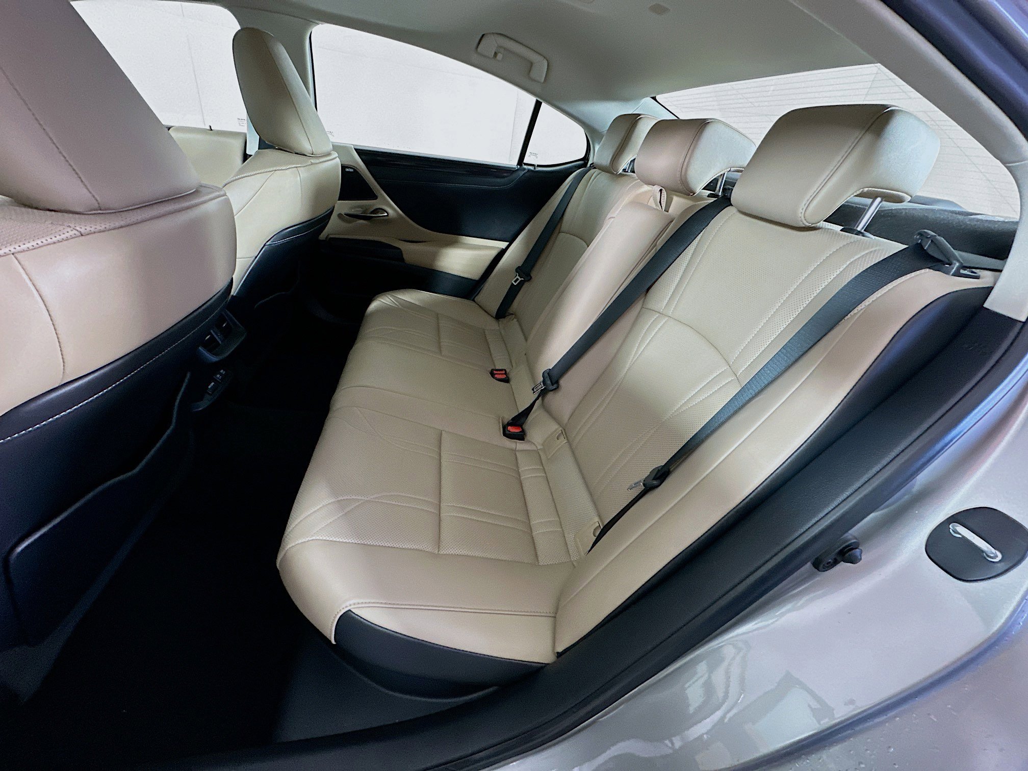 Used 2021 Lexus ES 300h ES 300h Luxury w/ Accessory Package 2 image 29