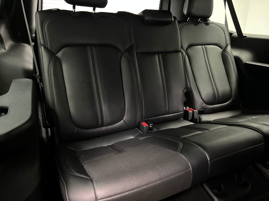 Used 2024 Jeep Wagoneer L Series II w/ Flexible Seating Group image 32