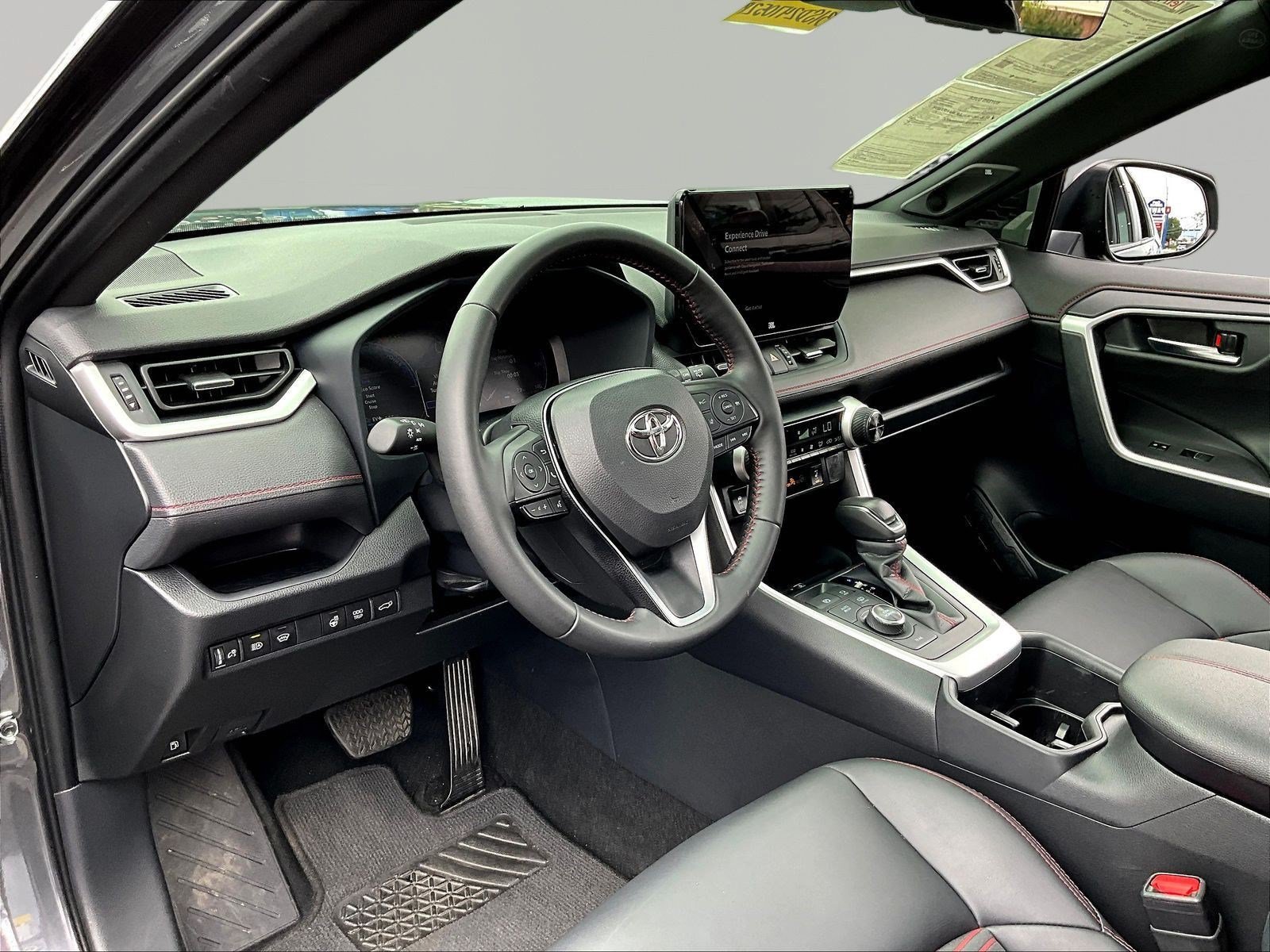 Used 2025 Toyota RAV4 XSE w/ Weather Package AWD/4WD image 17