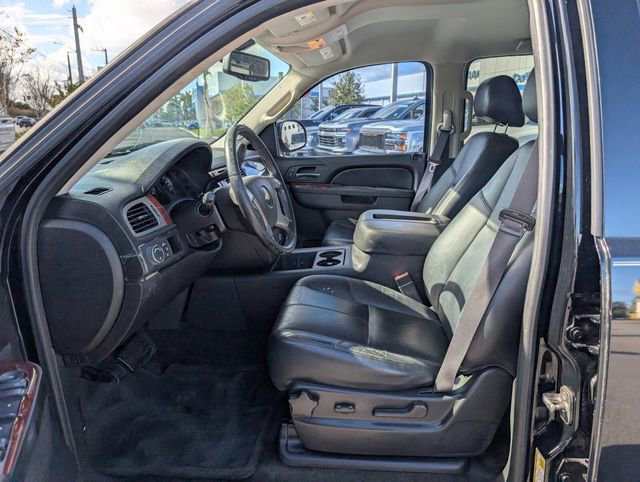 Used 2013 Chevrolet Avalanche LT image 4