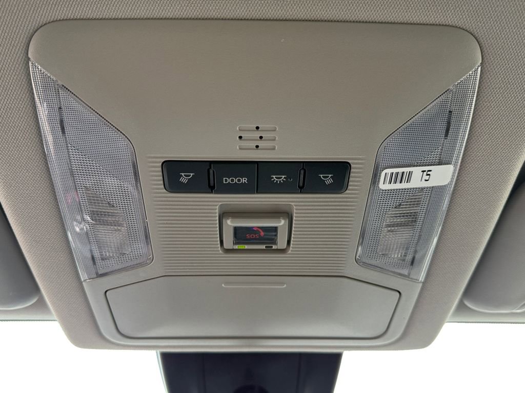 Used 2023 Toyota RAV4 LE image 18