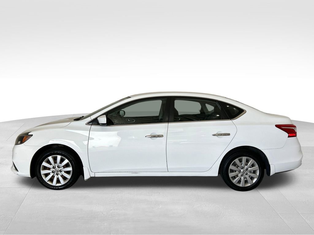 Used 2016 Nissan Sentra SV FWD image 2