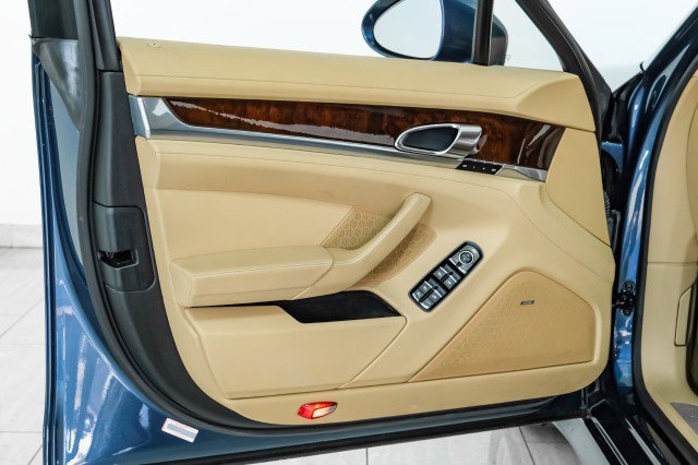Used 2012 Porsche Panamera 4 image 40