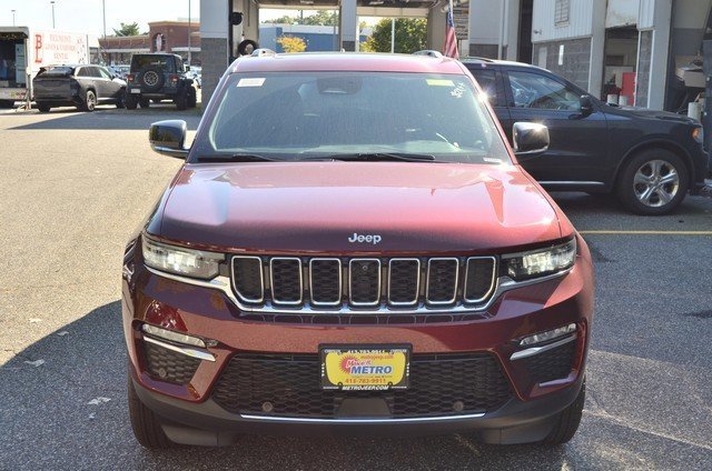 New 2025 Jeep Grand Cherokee Limited w/ Luxury Tech Group II image 3