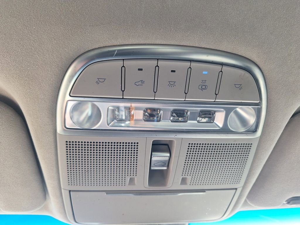 Used 2017 Genesis G90 3.3T Premium image 20