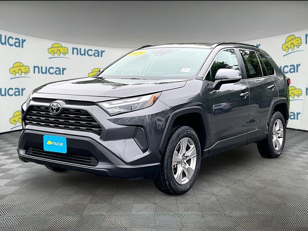 Used 2025 Toyota RAV4 XLE AWD/4WD image 3