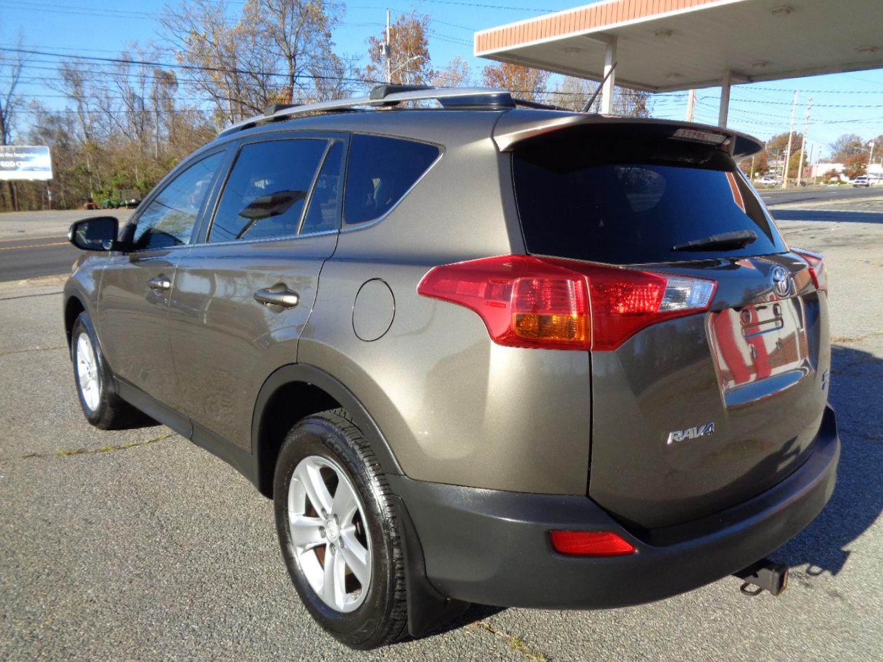 Used 2013 Toyota RAV4 XLE image 7