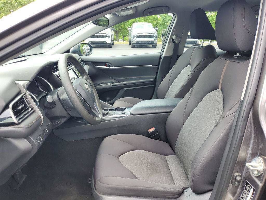 Used 2020 Toyota Camry LE AWD/4WD image 5