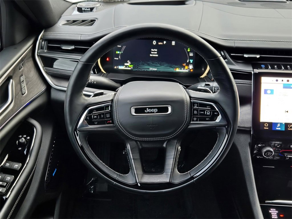 Used 2022 Jeep Grand Cherokee Overland w/ Advanced Protech Group III image 14