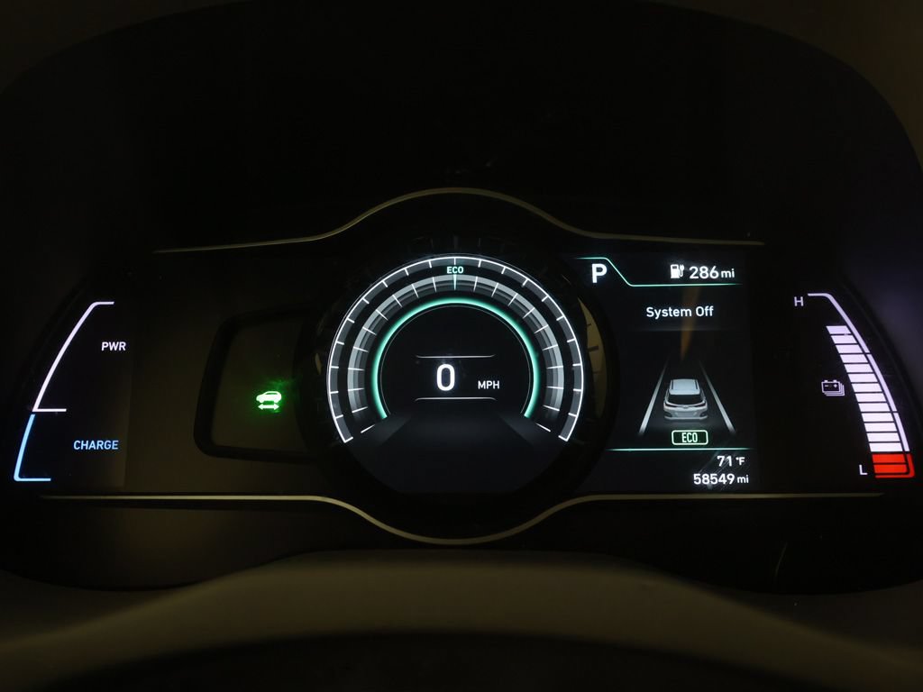Certified 2021 Hyundai Kona Limited FWD image 34