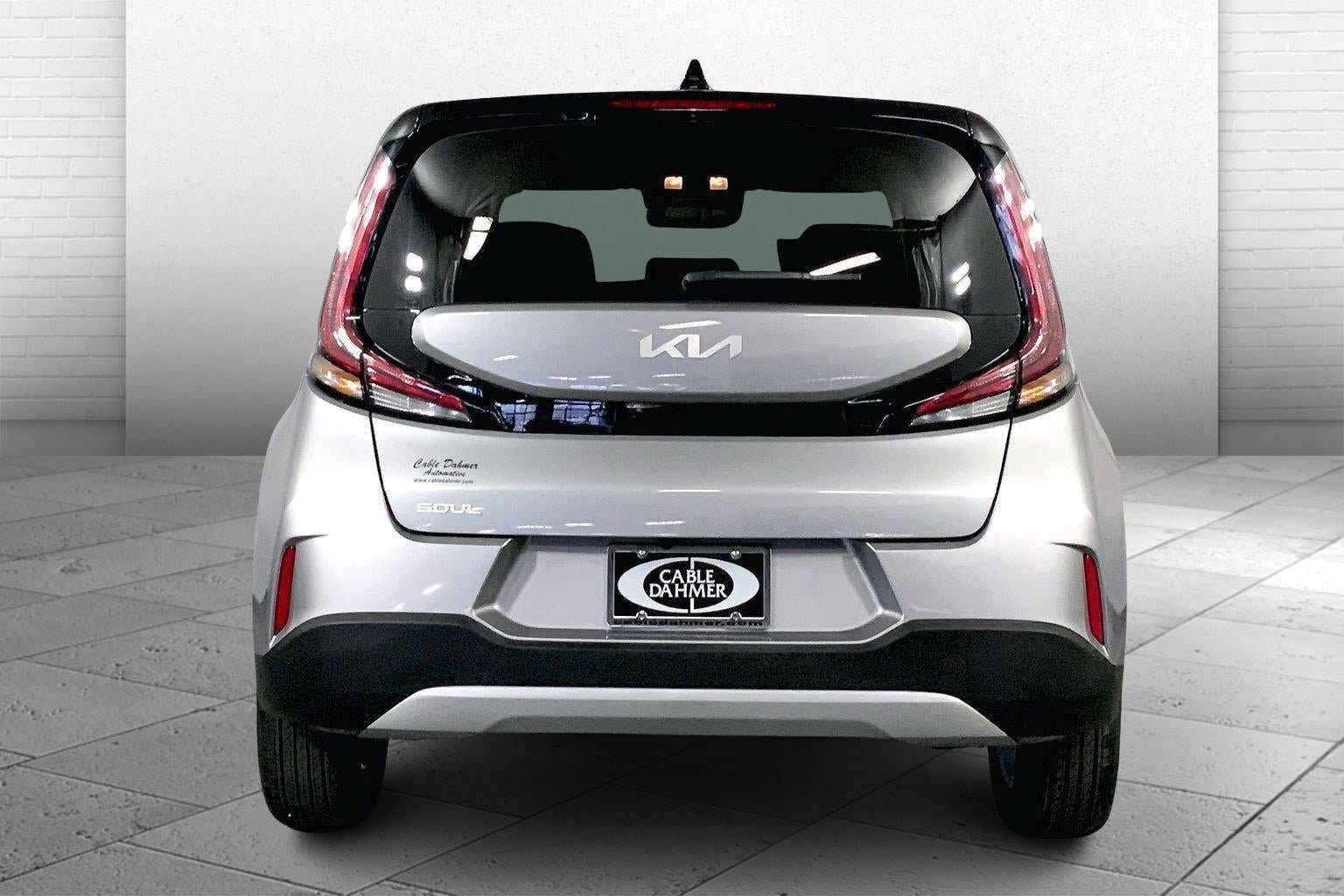 Certified 2025 Kia Soul LX FWD image 3