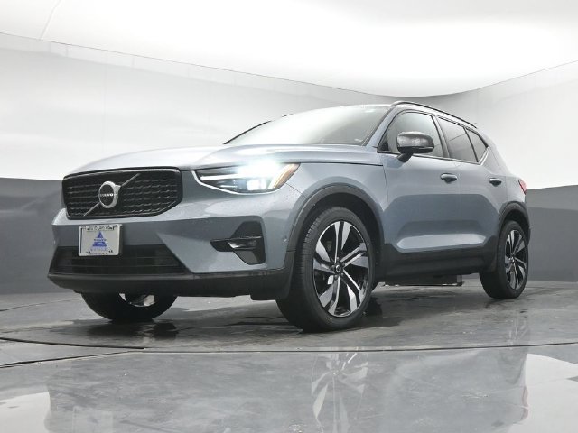 Used 2023 Volvo XC40 B5 Ultimate w/ Climate Package AWD/4WD image 38