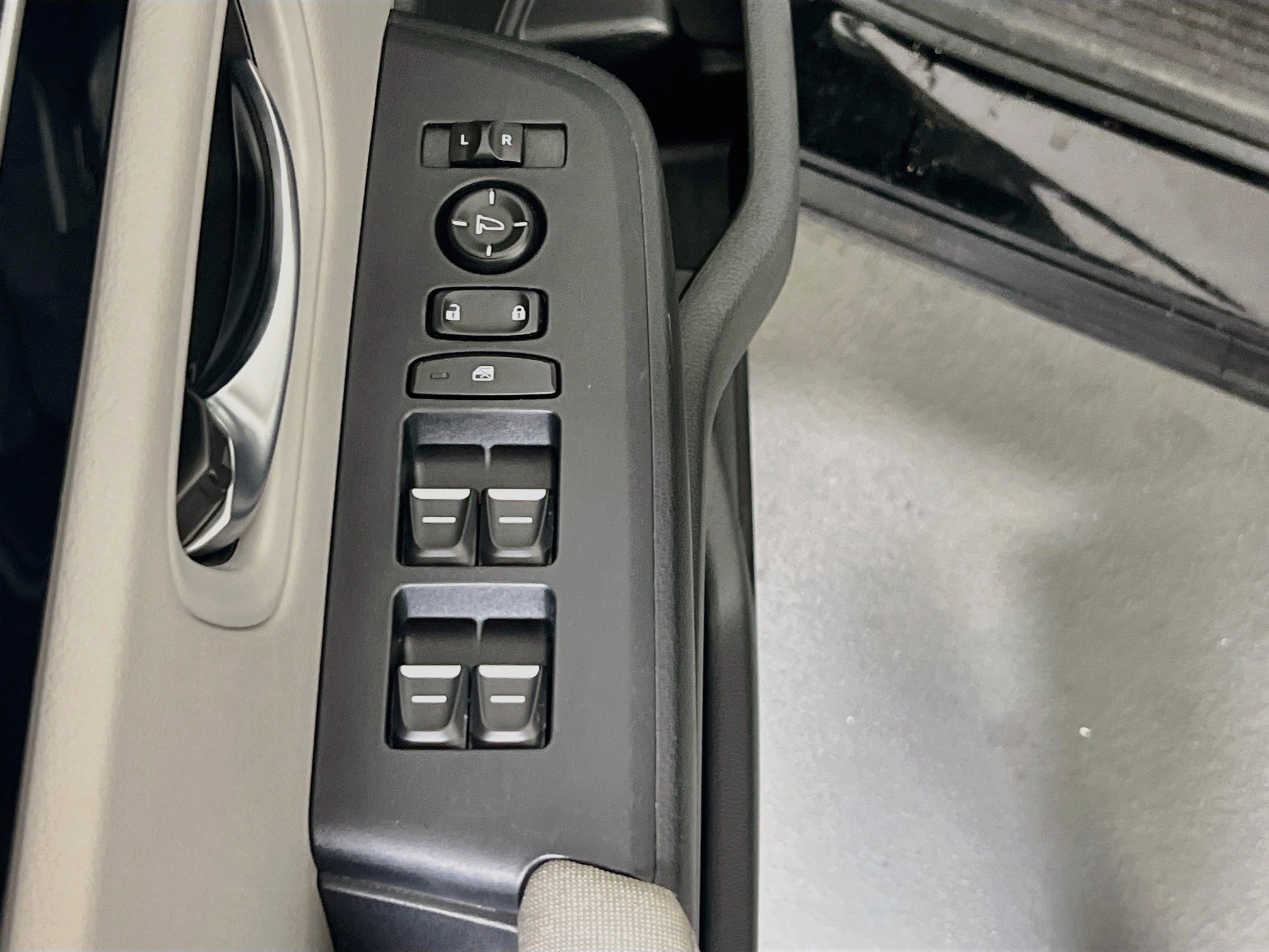 Used 2023 Honda Pilot LX image 17