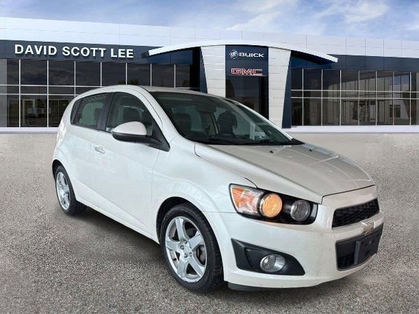 Used 2015 Chevrolet Sonic LTZ FWD image 5