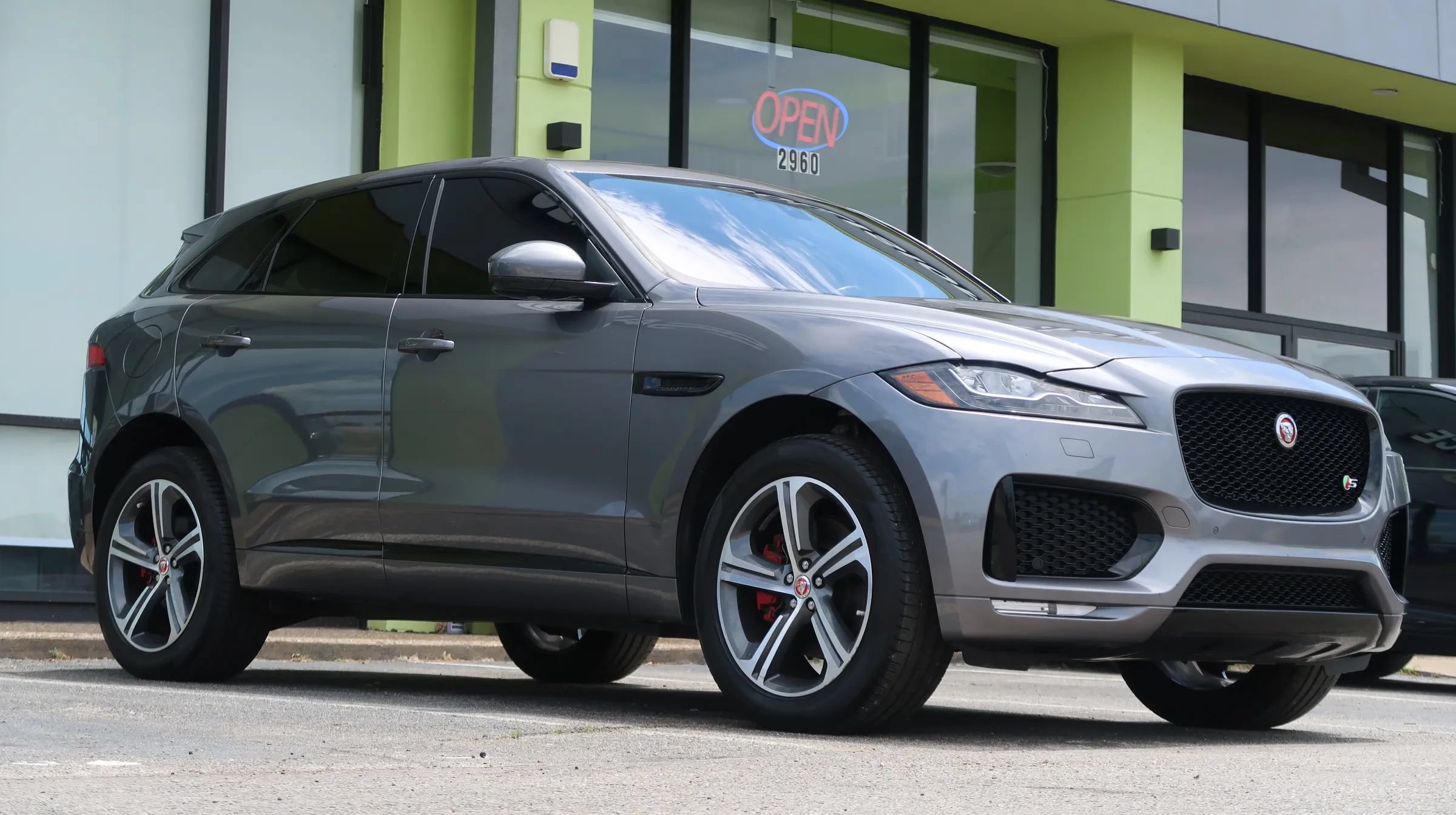 Used 2017 Jaguar F-PACE S AWD/4WD image 6