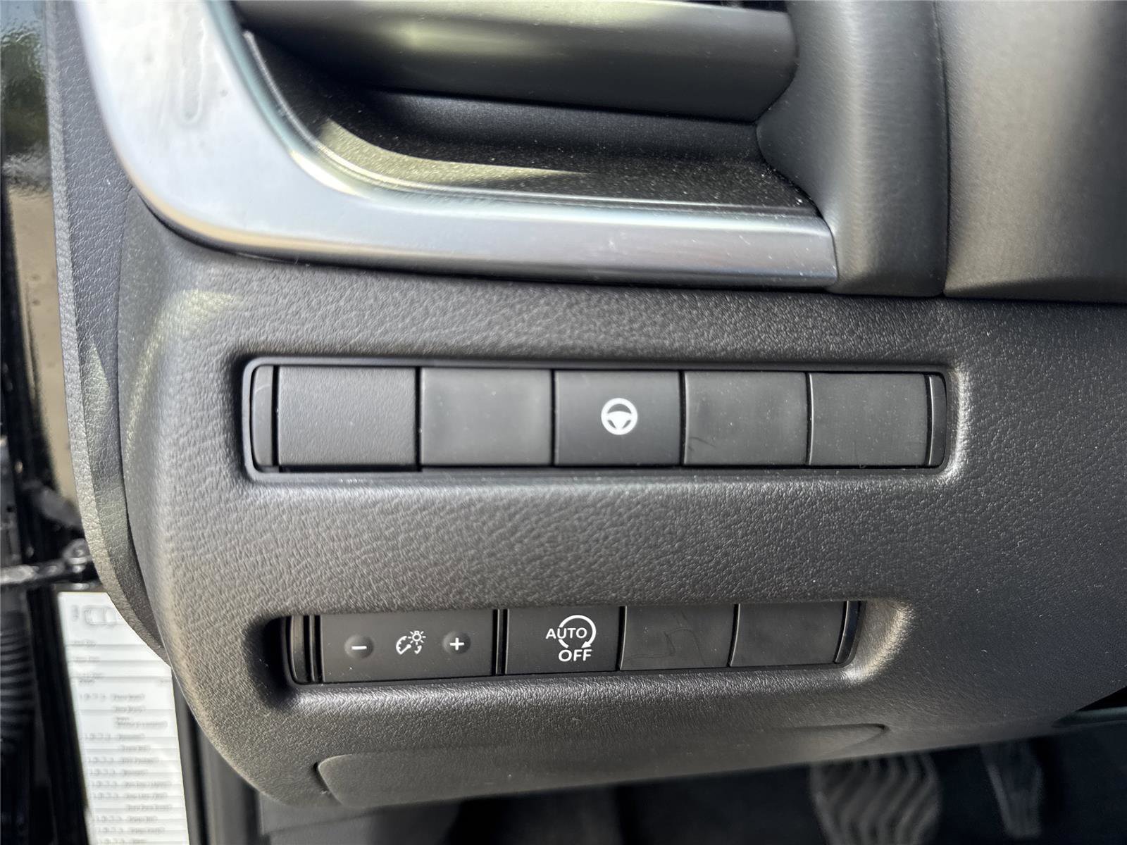Used 2023 Nissan Rogue SV FWD image 19