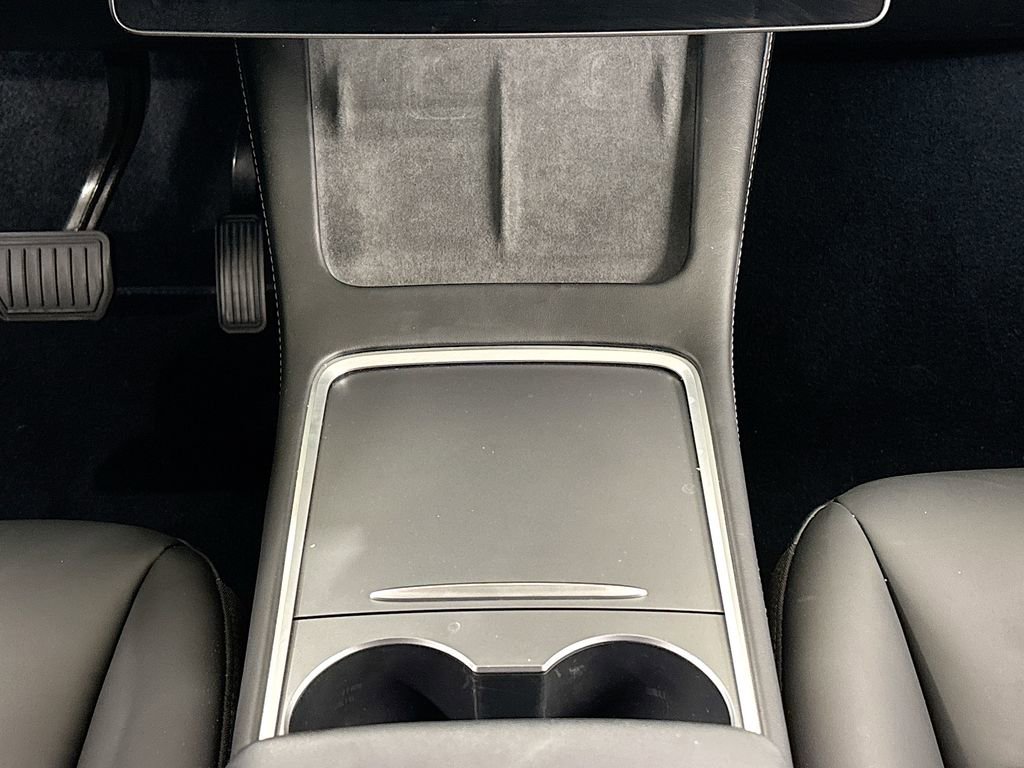 Used 2024 Tesla Model Y 2WD image 12