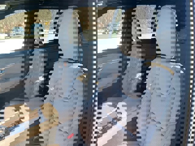 New 2026 Volvo XC90 T8 Ultra w/ Protection Package Premier image 12