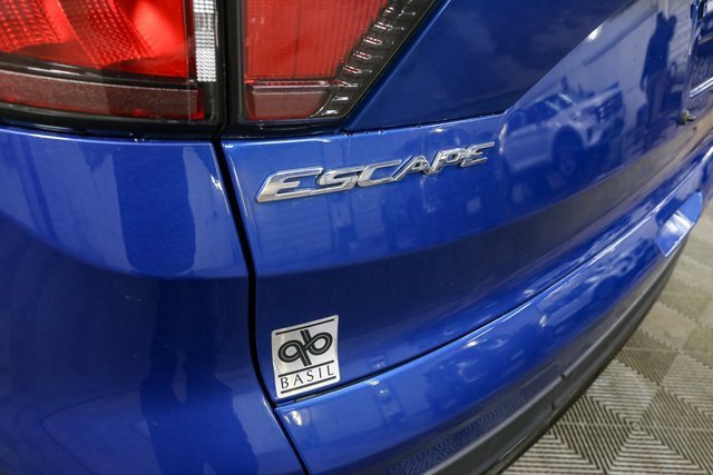 Used 2017 Ford Escape SE w/ Equipment Group 201A image 9