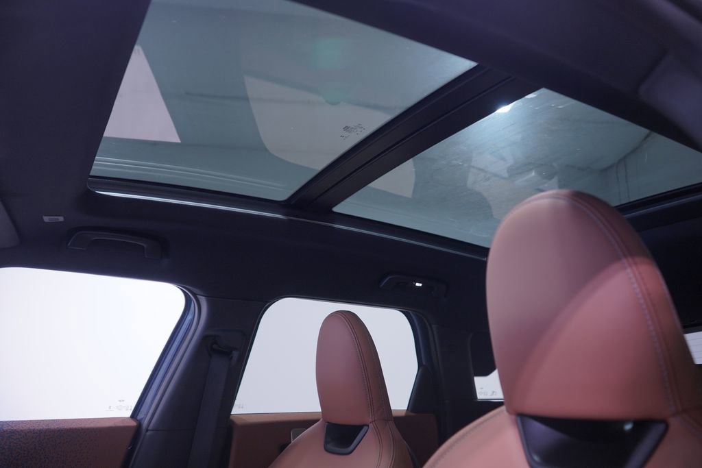 Used 2025 MINI Cooper Countryman SE w/ Comfort Package Max image 8