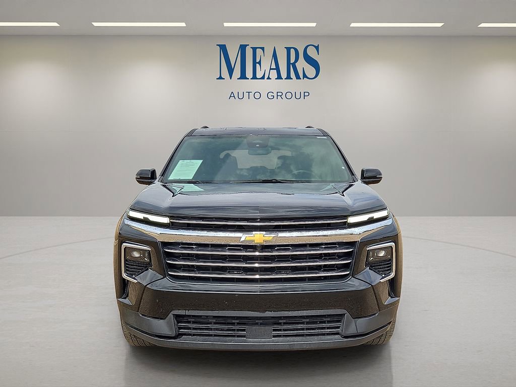 Used 2025 Chevrolet Traverse LT image 8