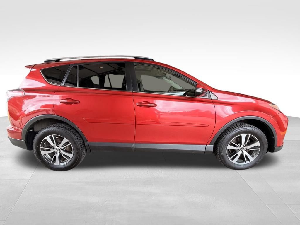 Used 2016 Toyota RAV4 XLE AWD/4WD image 6