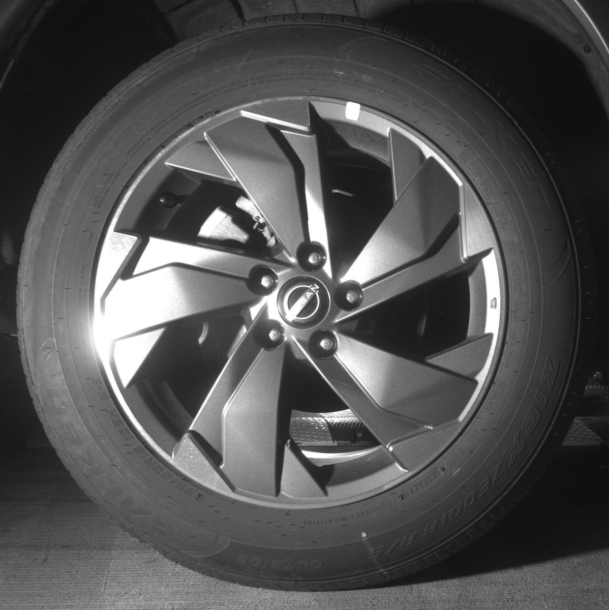 Used 2025 Nissan Rogue SV FWD image 15