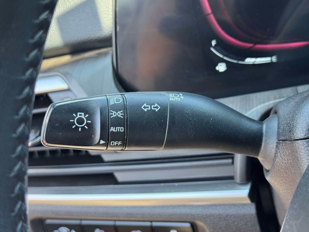 Used 2023 Kia Telluride EX w/ EX Captain's Chair Package image 23