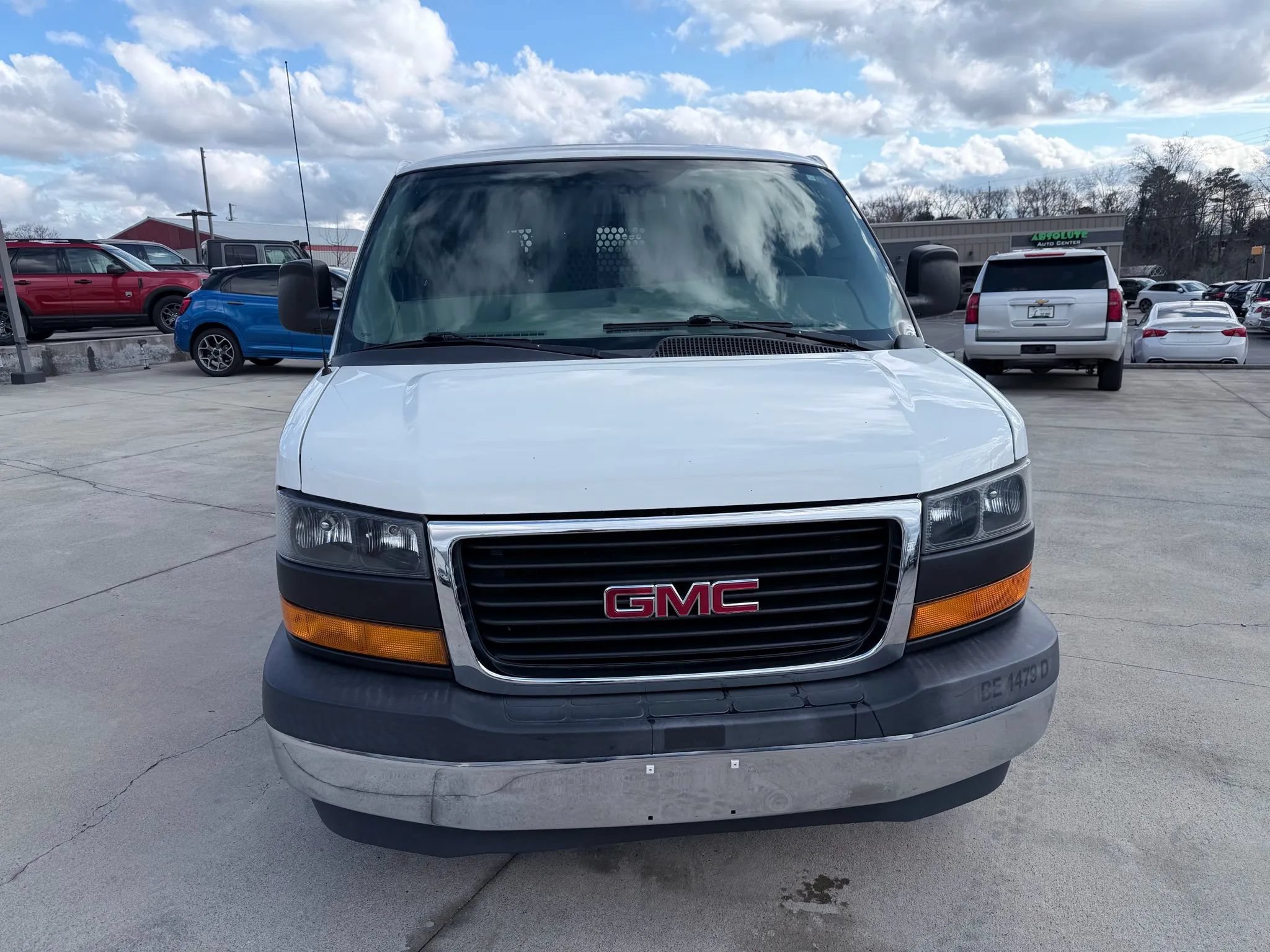 Used 2017 GMC Savana 2500 RWD image 3