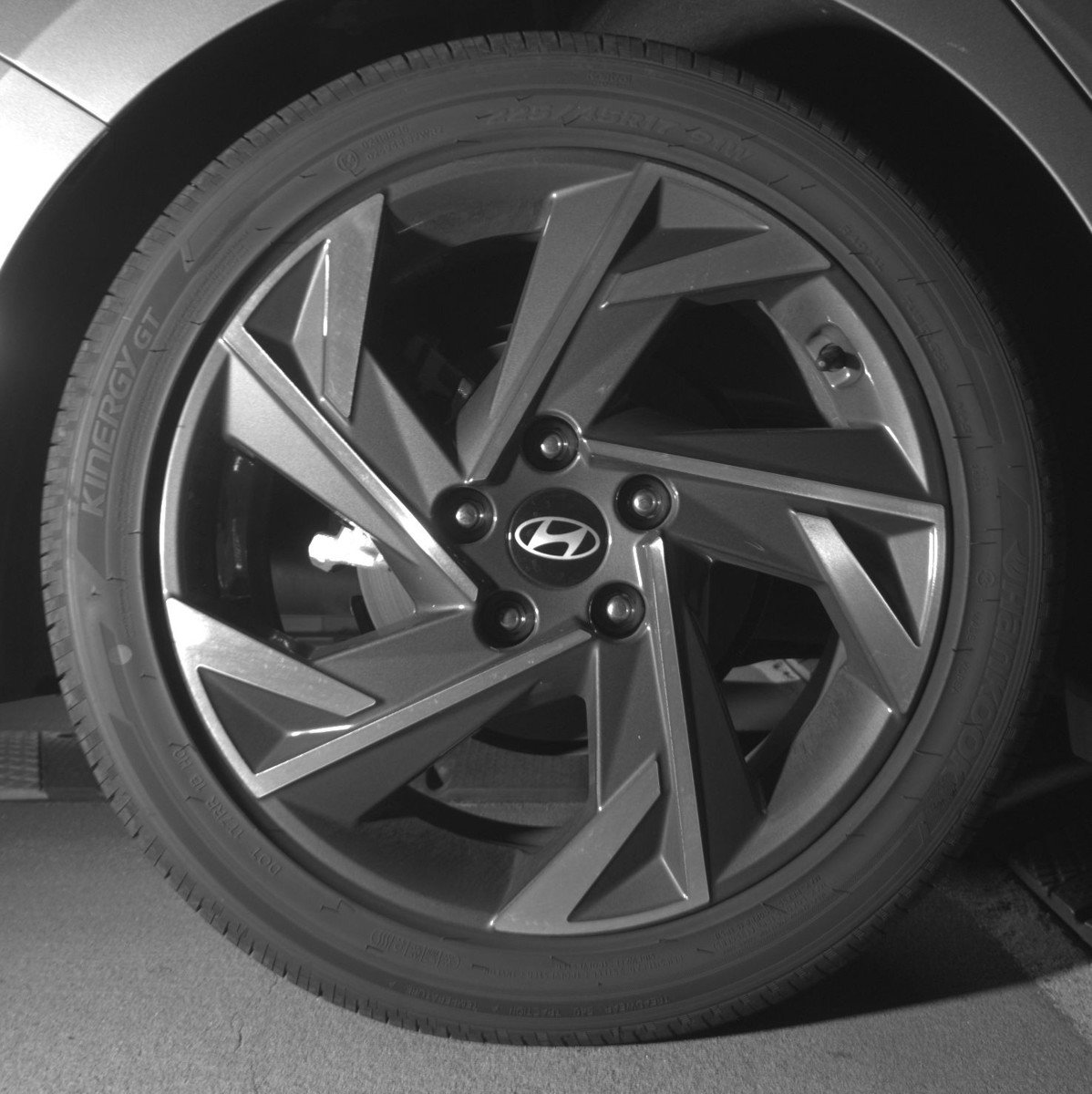 Used 2025 Hyundai Elantra SEL FWD image 15