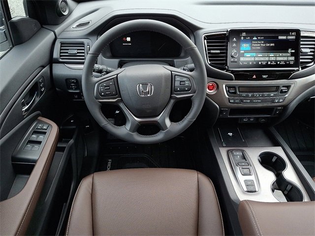 Certified 2025 Honda Ridgeline RTL image 11