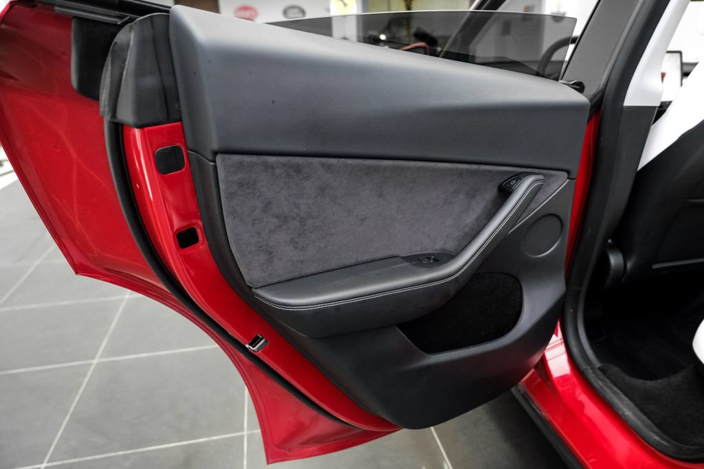 Used 2023 Tesla Model Y AWD image 42