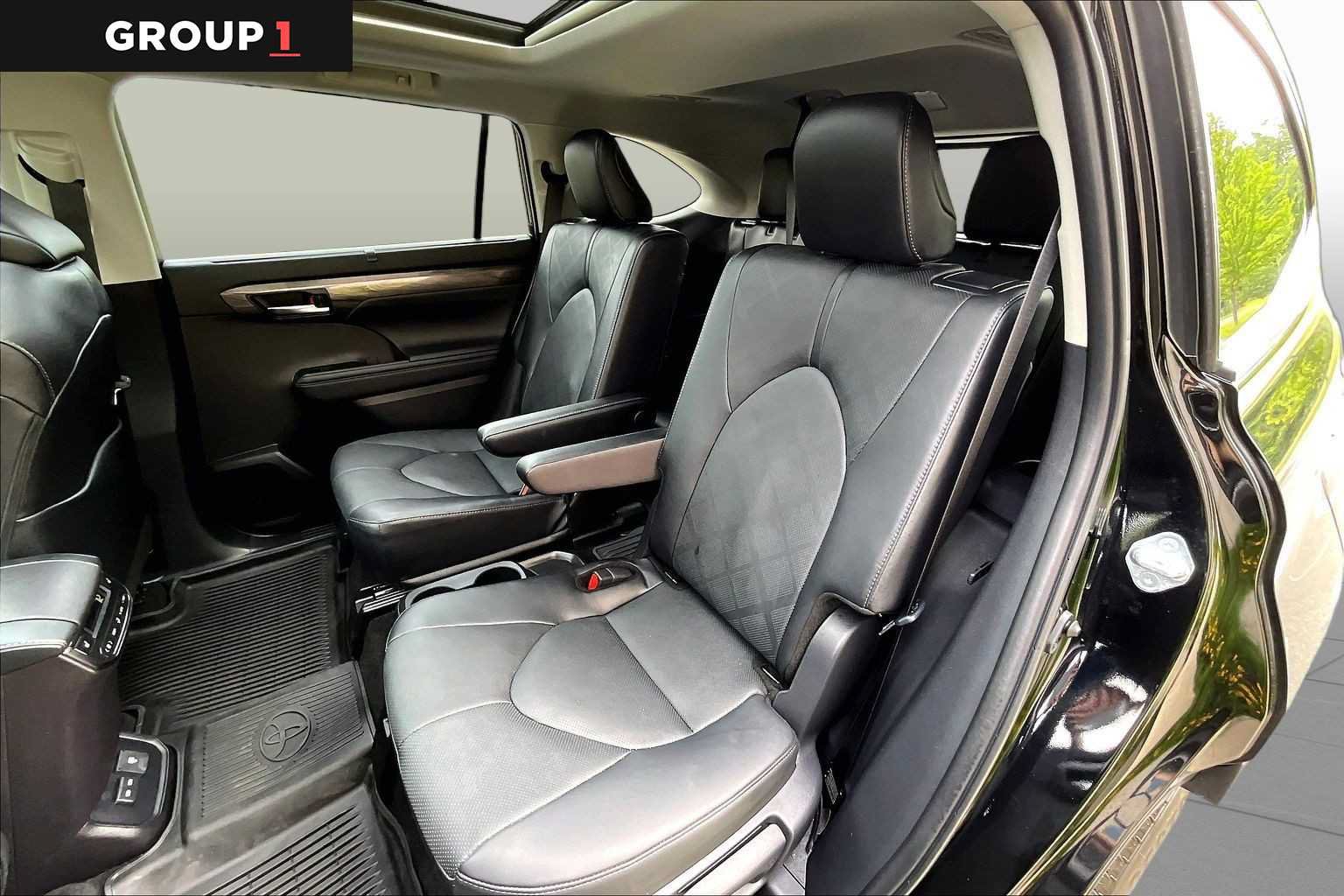 Certified 2025 Toyota Highlander Platinum AWD/4WD image 21