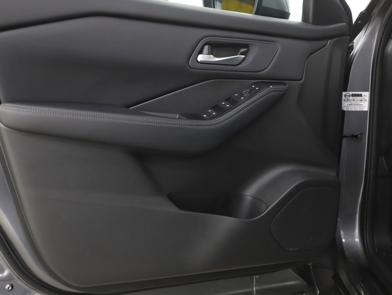 Used 2026 Nissan Rogue SV image 19