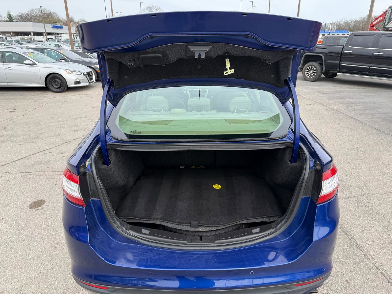 Used 2016 Ford Fusion SE image 11