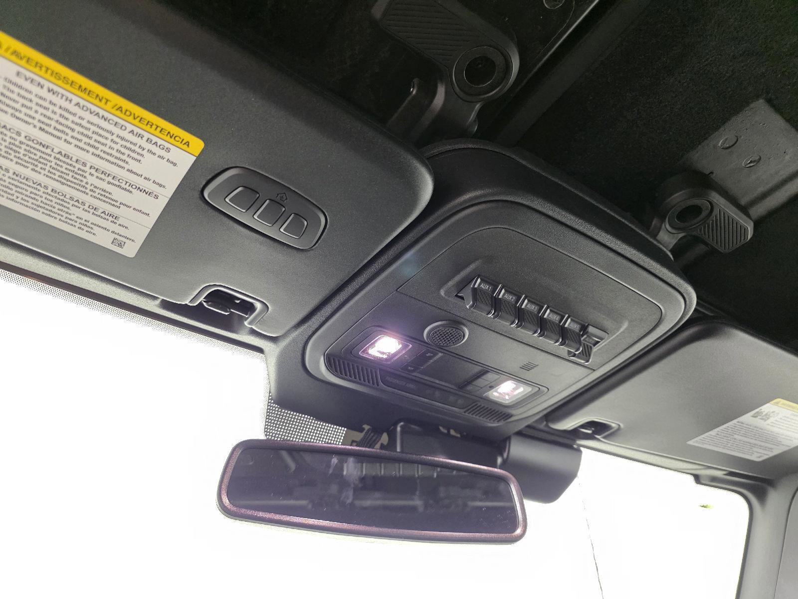 Used 2025 Ford Bronco Badlands image 46