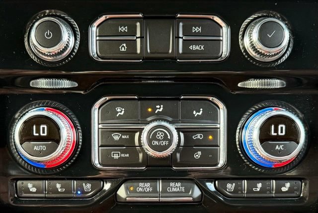 Used 2023 GMC Yukon Denali Ultimate AWD/4WD image 41