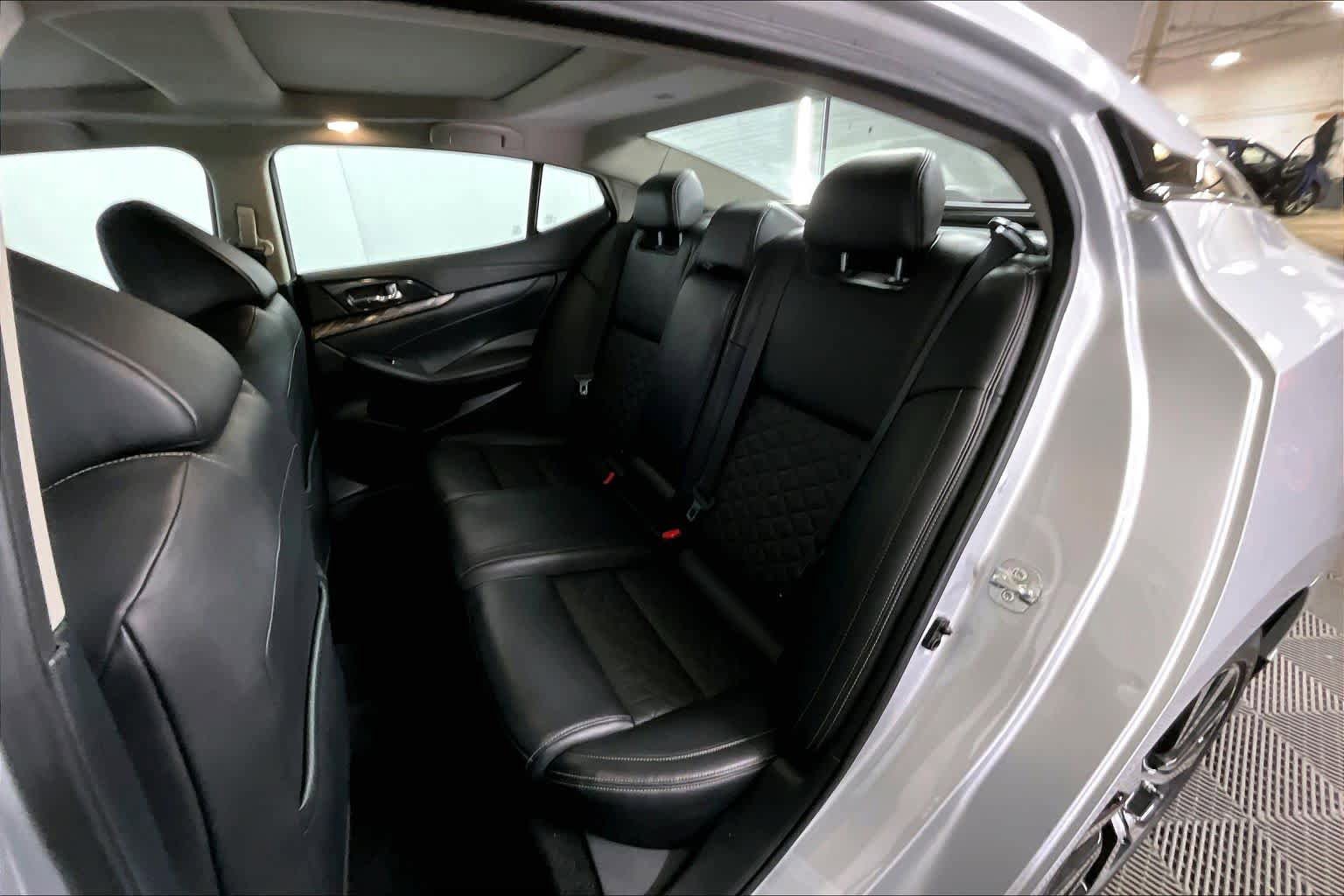 Used 2018 Nissan Maxima FWD image 21