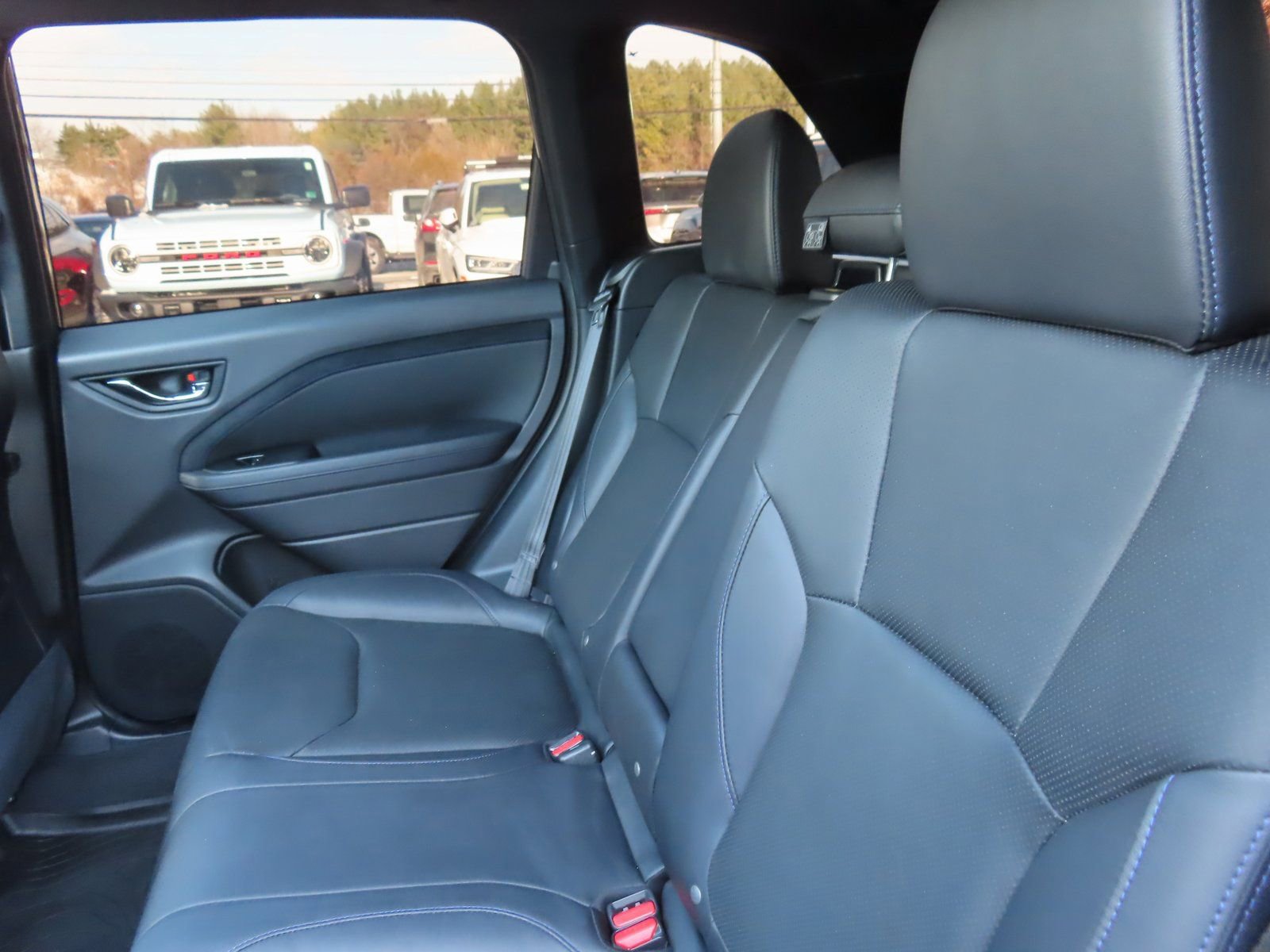 Used 2025 Subaru Forester Limited w/ Popular Package image 31