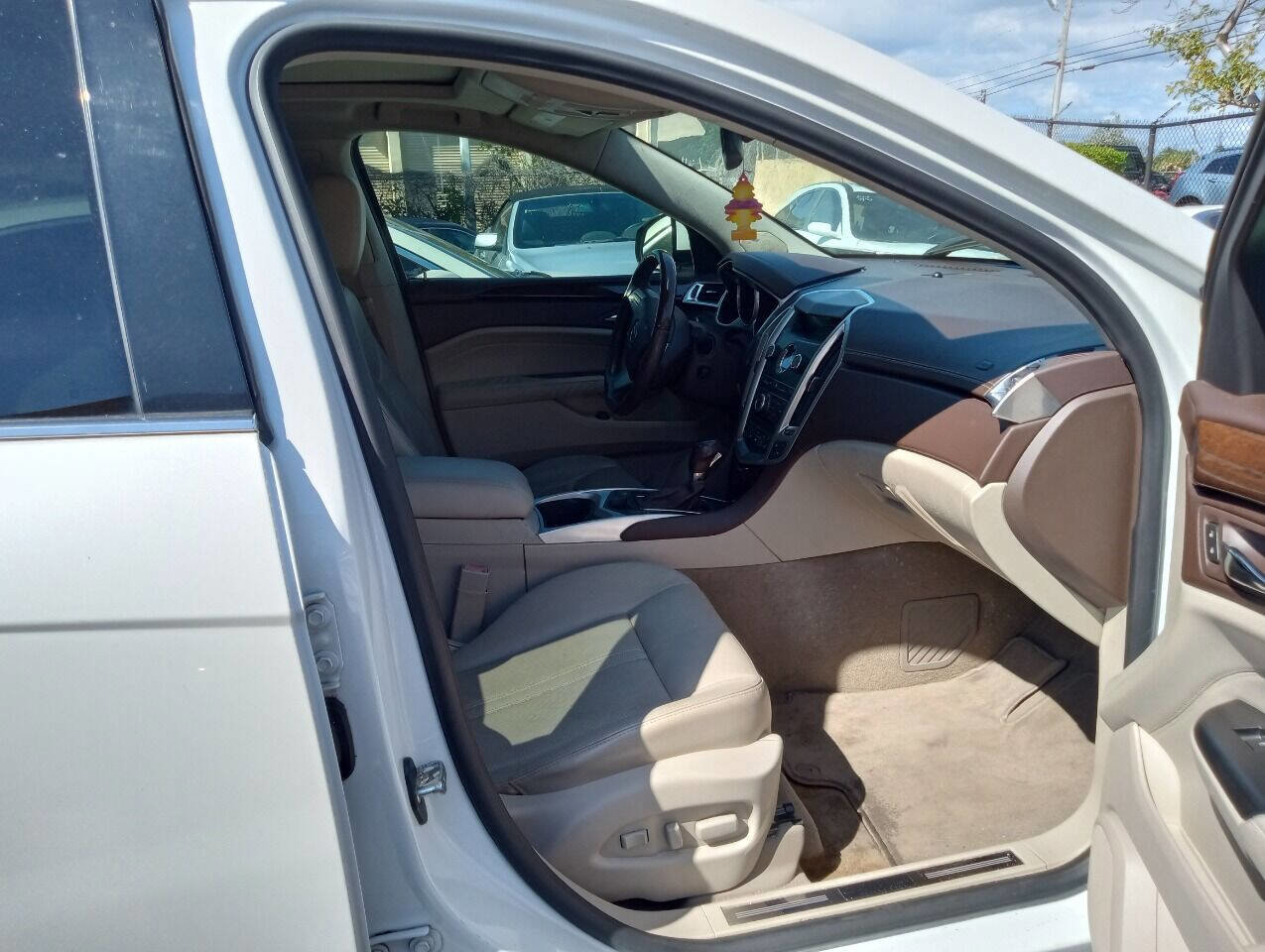 Used 2012 Cadillac SRX Luxury image 9