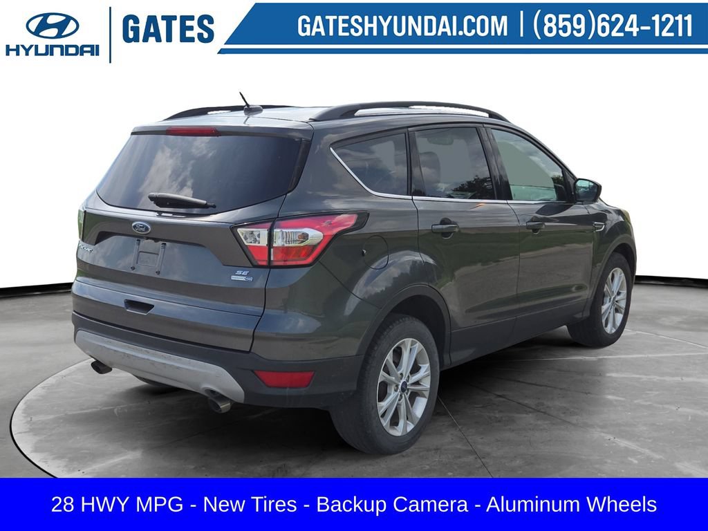 Used 2018 Ford Escape SE AWD/4WD image 2