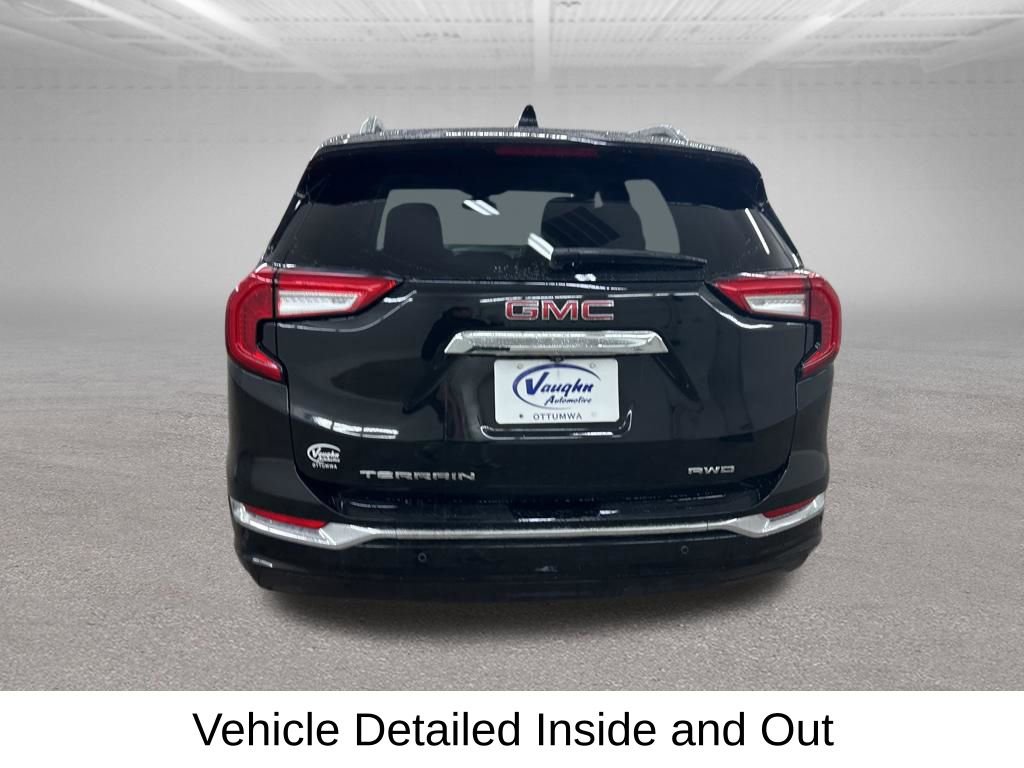 Used 2024 GMC Terrain Denali w/ Denali Premium Package image 11