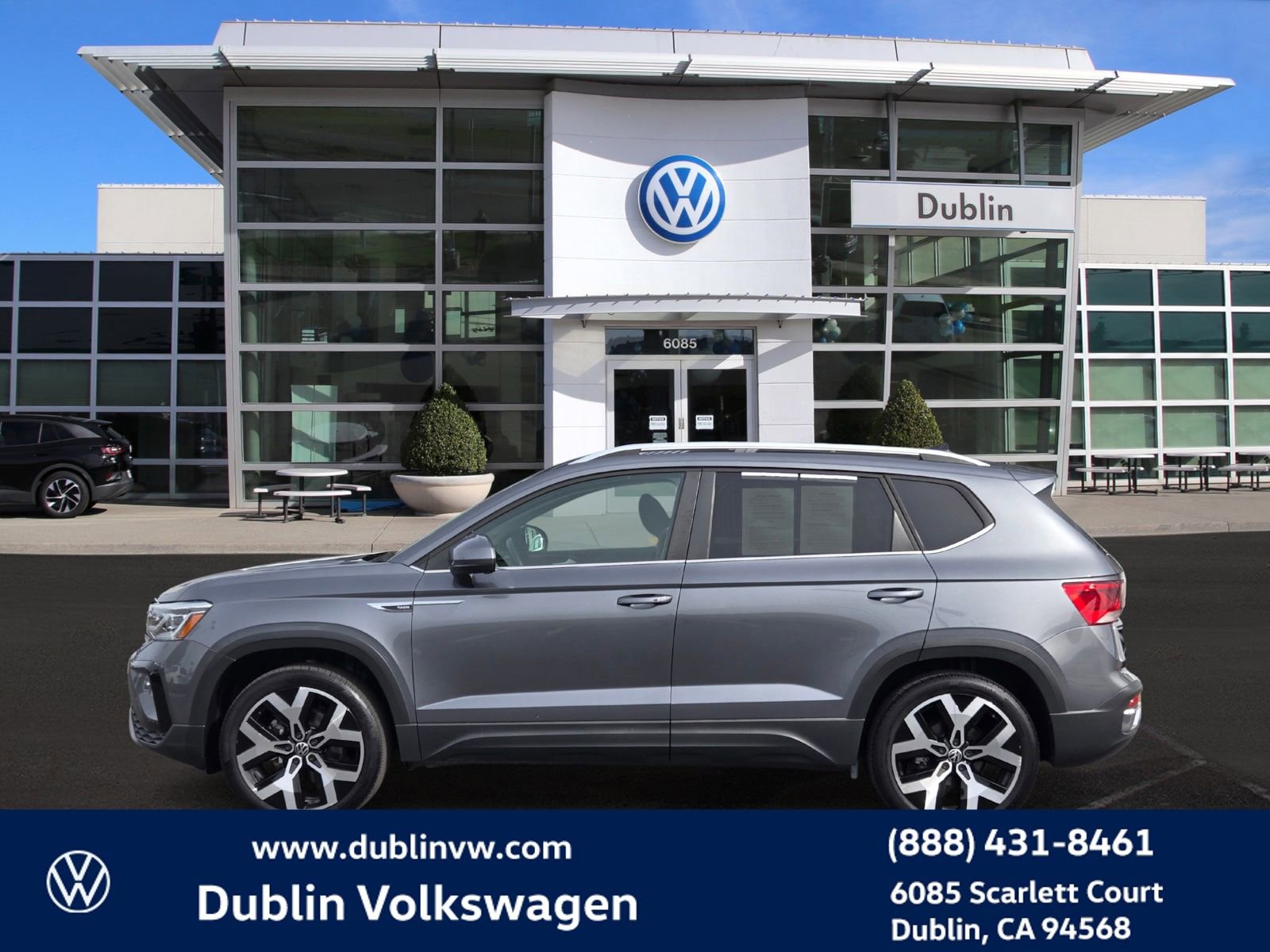 Certified 2022 Volkswagen Taos SEL w/ Panoramic Sunroof Package image 7