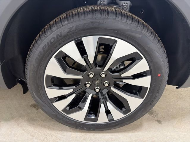 New 2026 Ford Explorer Platinum w/ LUX Leather Package image 8