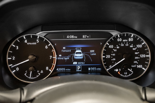 Used 2025 Nissan Altima 2.5 SR FWD image 11