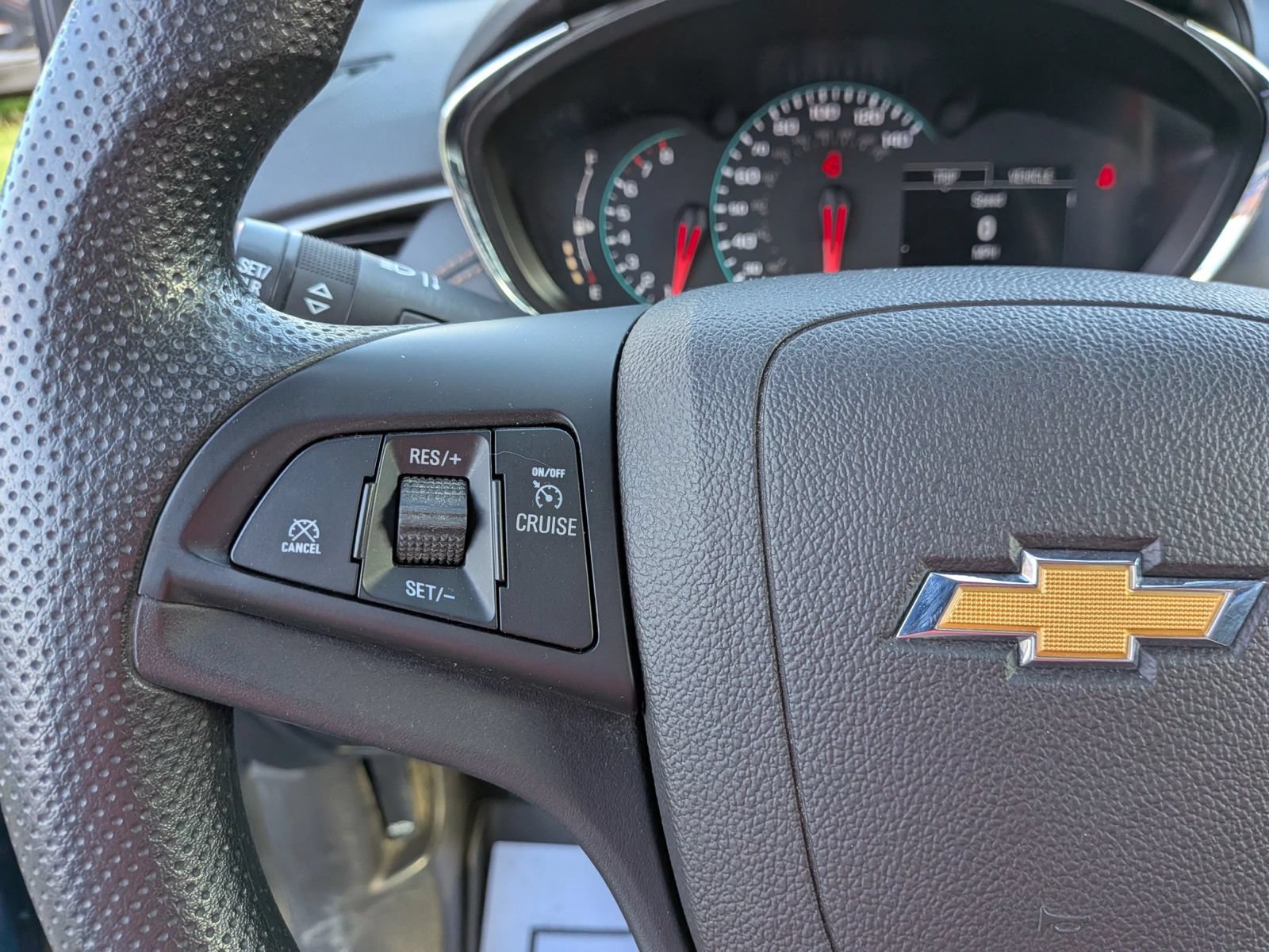 Used 2020 Chevrolet Trax LT FWD image 40