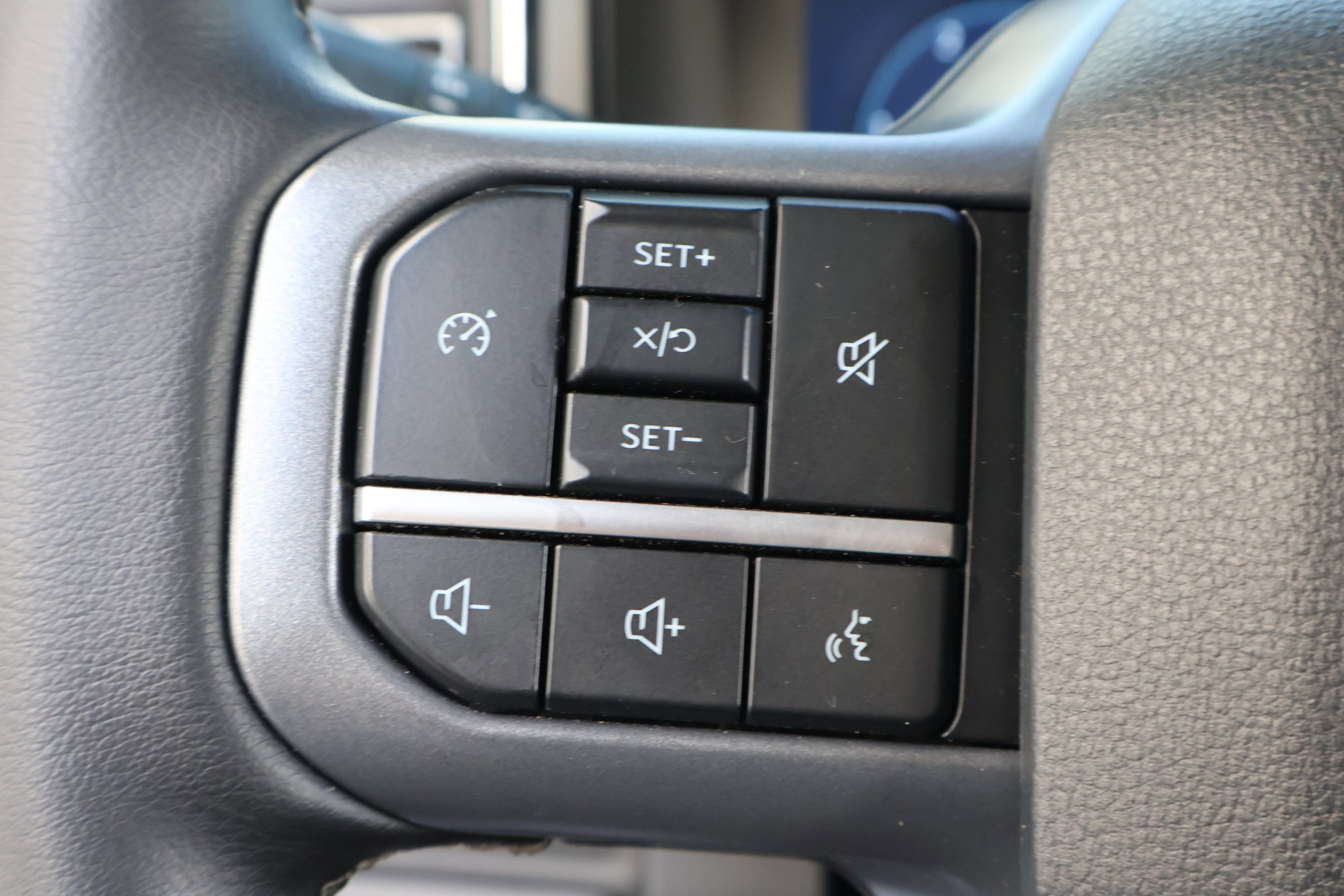 Used 2025 Ford F350 Lariat image 27