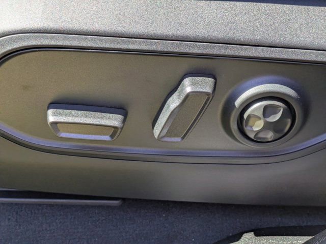 New 2025 Jeep Grand Cherokee L Limited w/ Black Appearance Package image 18